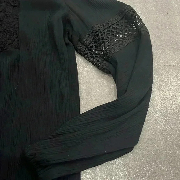 ❤️2/$30❤️[M]Kismet  Black Lace Trimed Square Neck LS Blouse - Picture 4 of 10